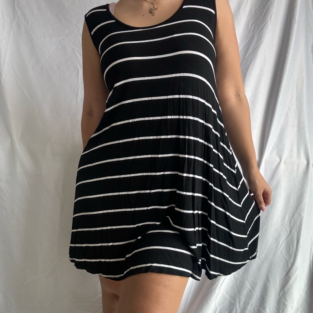 ACEMI Black and White Striped Flowwy Dress